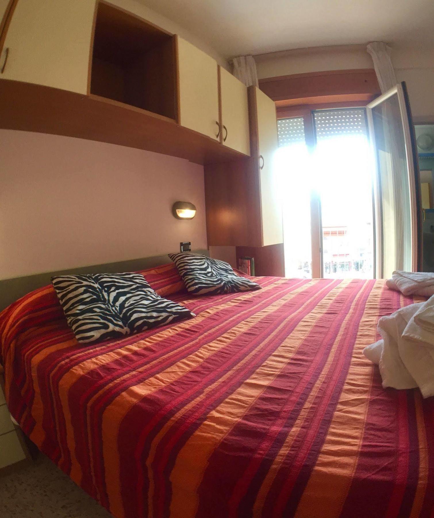 Hotel Mehari Riccione Exterior photo