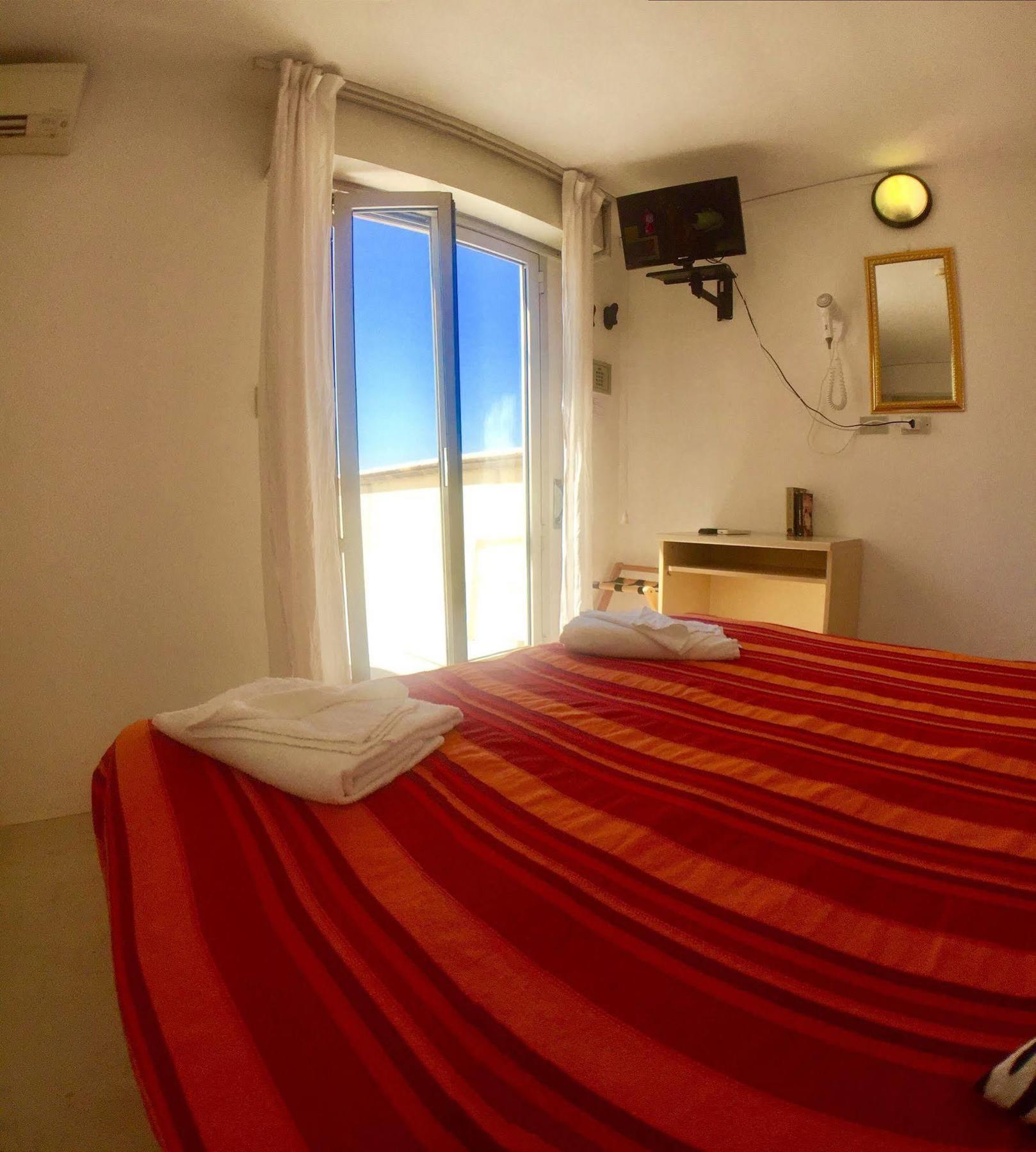 Hotel Mehari Riccione Exterior photo