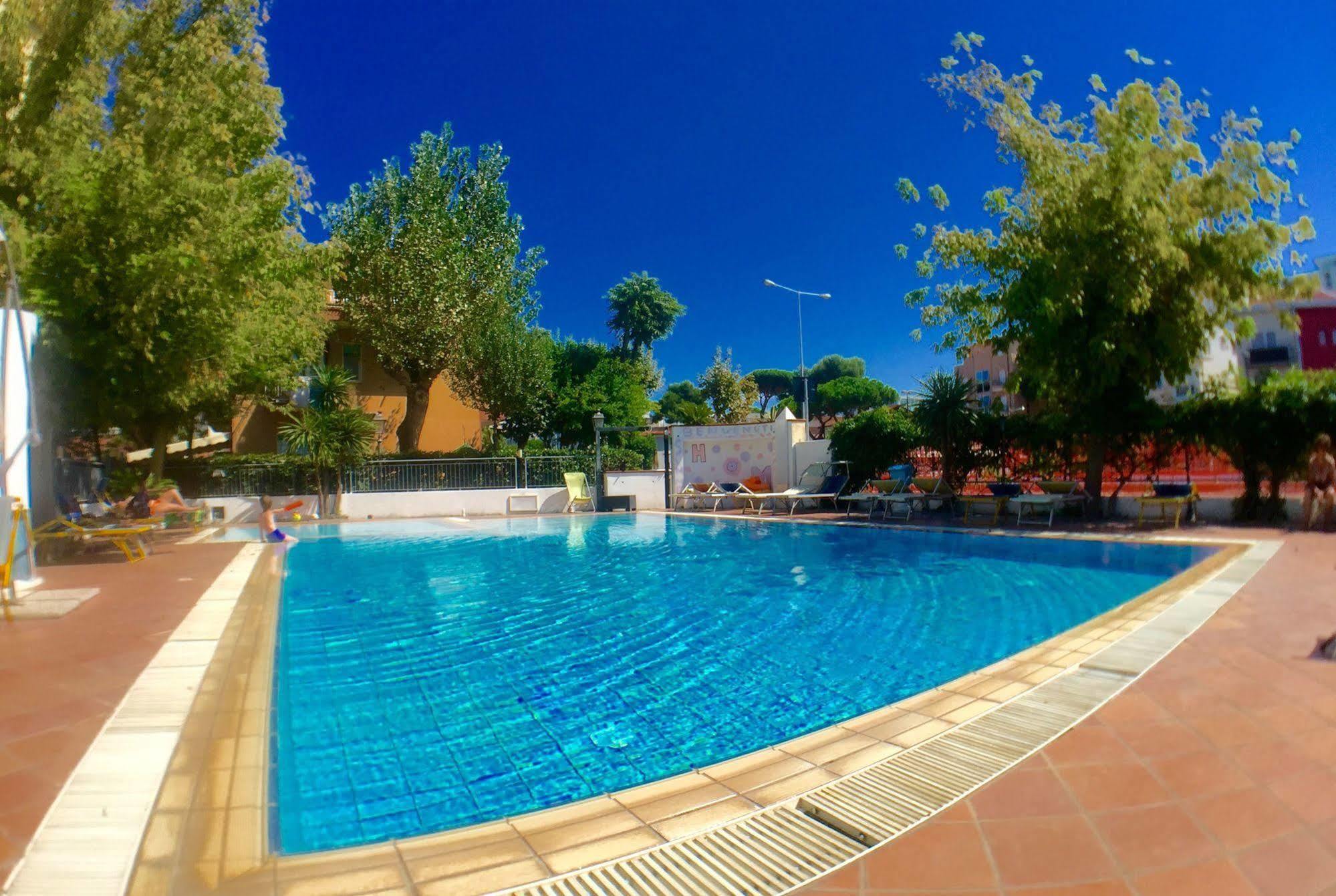 Hotel Mehari Riccione Exterior photo