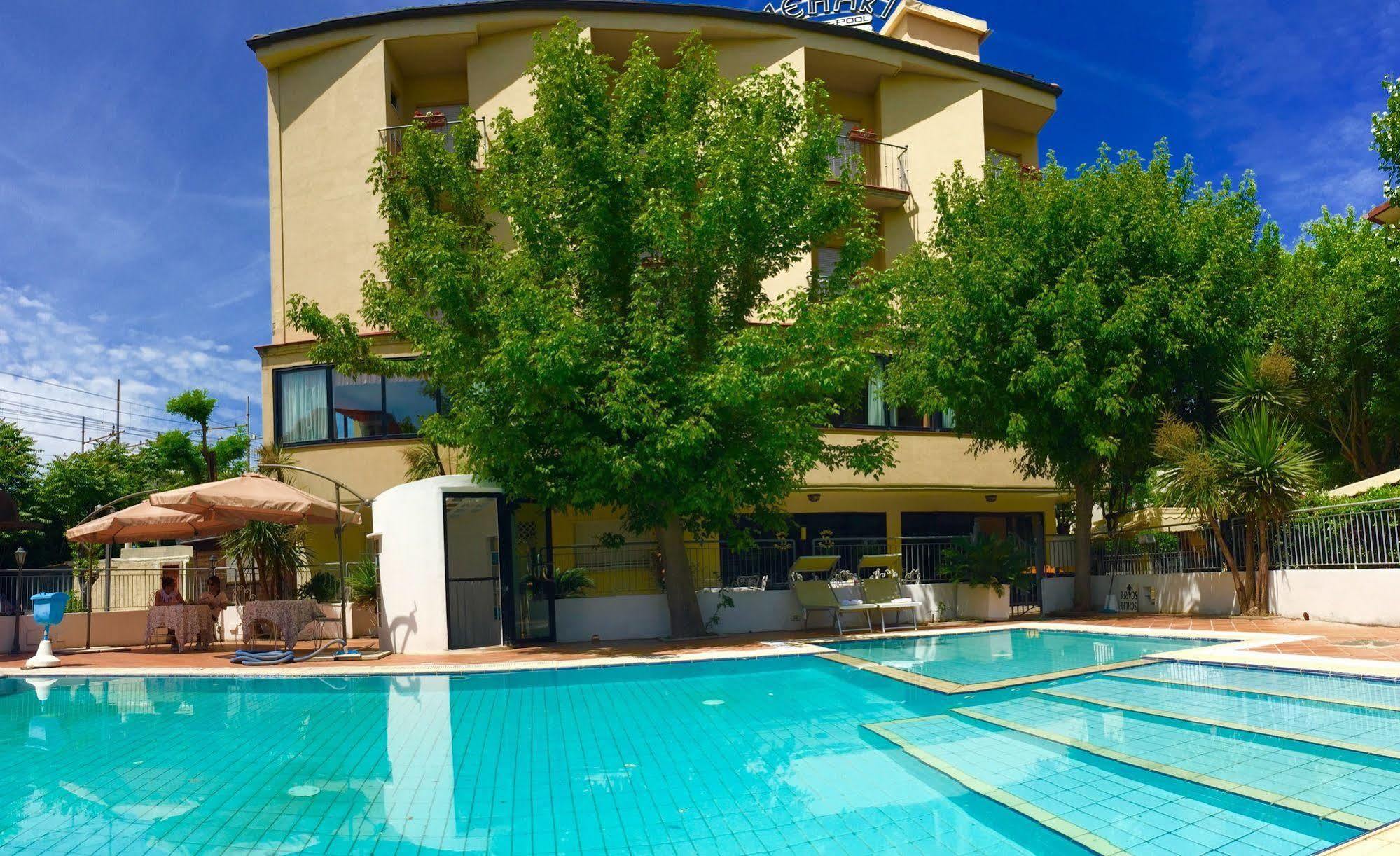Hotel Mehari Riccione Exterior photo